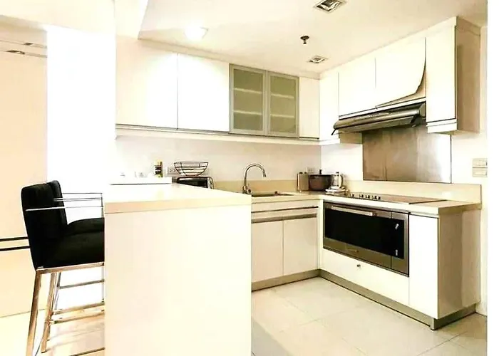Loft-style Unit In F1 Hotel, Bgc Manila